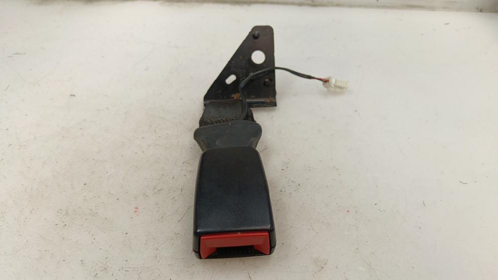 ANCLAJE CINTURON TRASERO IZQUIERDO CITROEN C4 CACTUS 1.6 MT 99CV | 73KW