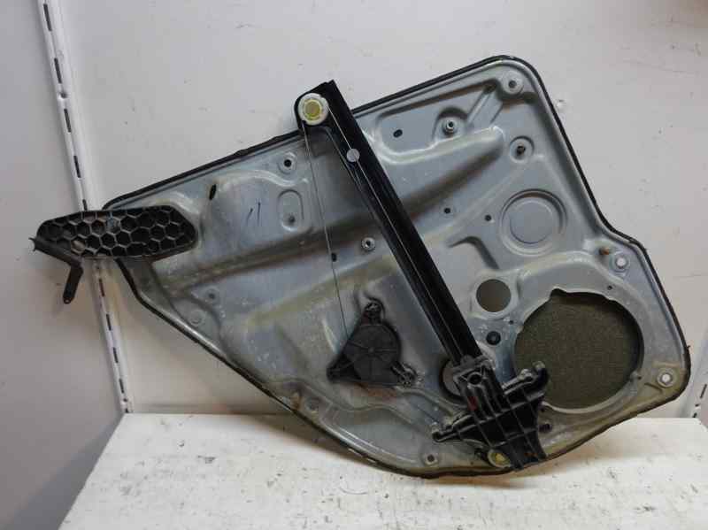 ELEVALUNAS TRASERO DERECHO VOLKSWAGEN GOLF 1.9 TDI MT 110CV | 81KW