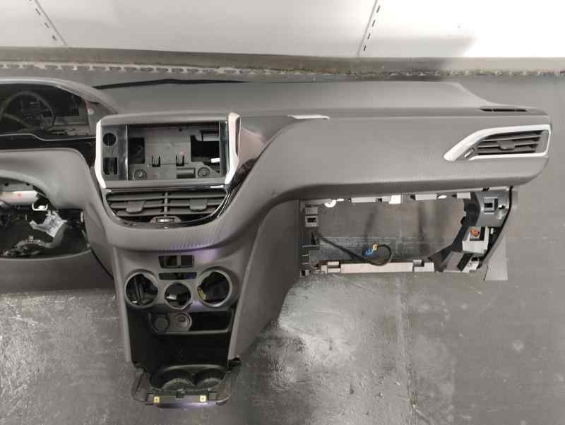SALPICADERO PEUGEOT 2008 1.2 VTI MT 82CV