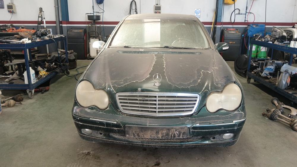 MERCEDES BENZ CLASE C 2000 2.2 MT 143CV | 105KW