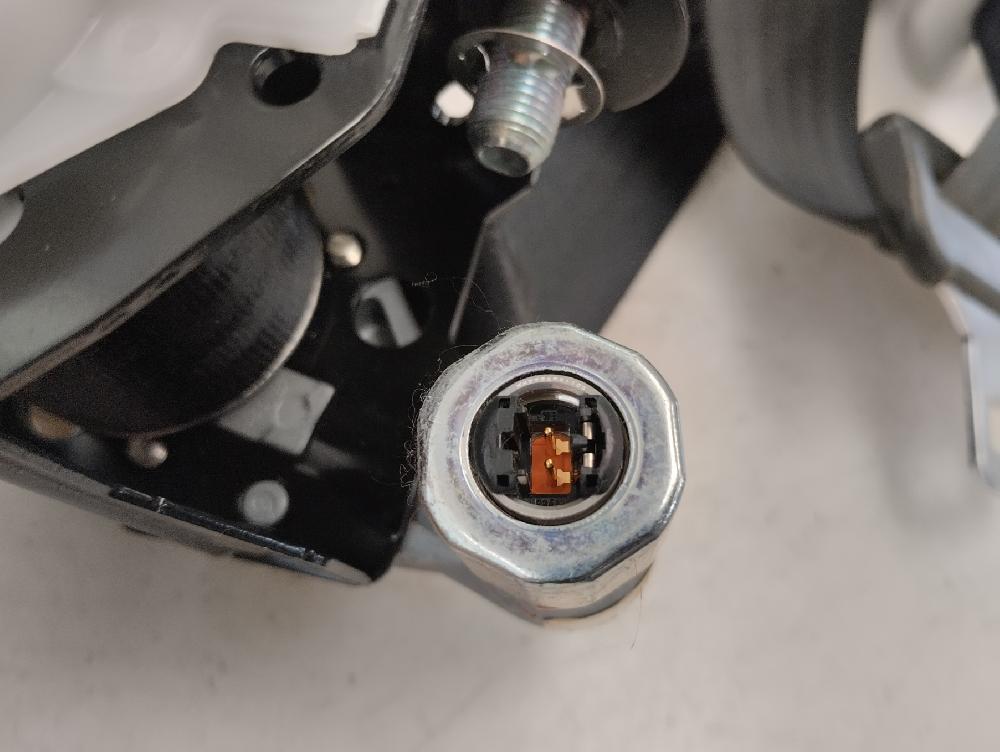 CINTURON SEGURIDAD DELANTERO IZQUIERDO MAZDA 2 1.4 MZ-CD MT 68CV | 50KW