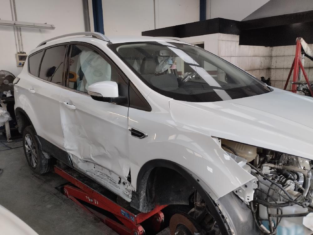 SISTEMA AUDIO RADIO CD FORD KUGA 1.5 120CV | 88KW, GASOLINA, MT, ACCIONAMIENTO DELANTERO