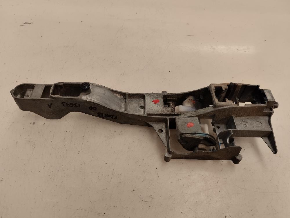 SOPORTE MANETA EXTERIOR DELANTERA DERECHA PEUGEOT 208 1.4 HDI MT 68CV