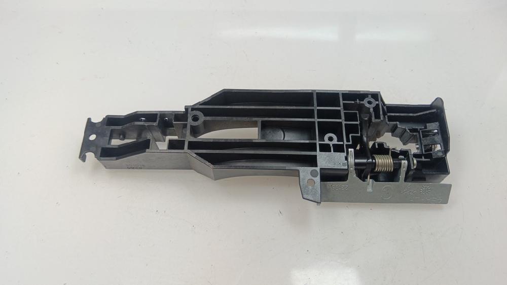 SOPORTE MANETA EXTERIOR PUERTA TRASERA IZQUIERDA NISSAN QASHQAI 1.3 MT 140CV