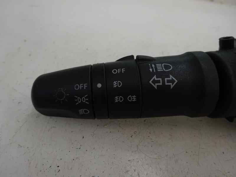 MANDO LUCES NISSAN ALMERA TINO 2.2 MT 114CV | 84KW