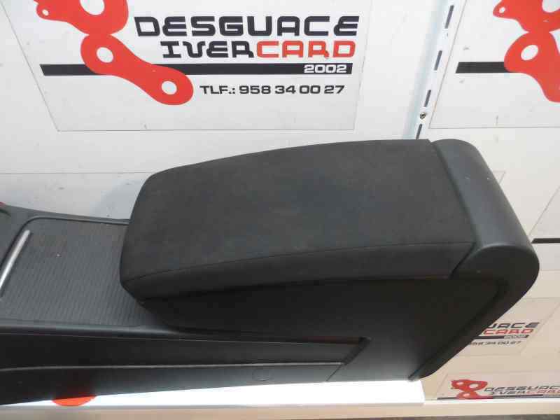 APOYABRAZOS CENTRAL VOLKSWAGEN PASSAT VARIANT 2.0 TDI DSG 150CV