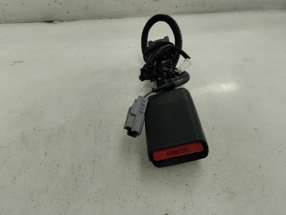 ANCLAJE CINTURON DELANTERO DERECHO TOYOTA VERSO 1.6 MT 133CV