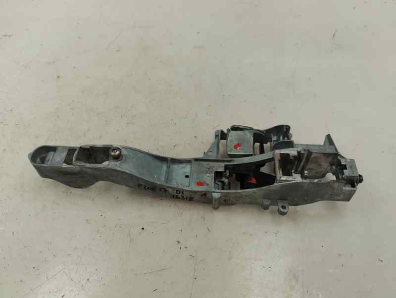 SOPORTE MANETA EXTERIOR DELANTERA IZQUIERDA PEUGEOT 208 2017 1.2 MT 110CV | 81KW