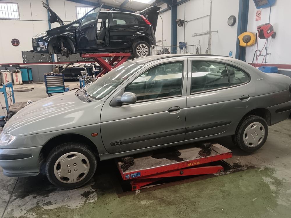 COMPRESOR AIRE ACONDICIONADO RENAULT MEGANE 1997 1.6 AT 90CV | 66KW