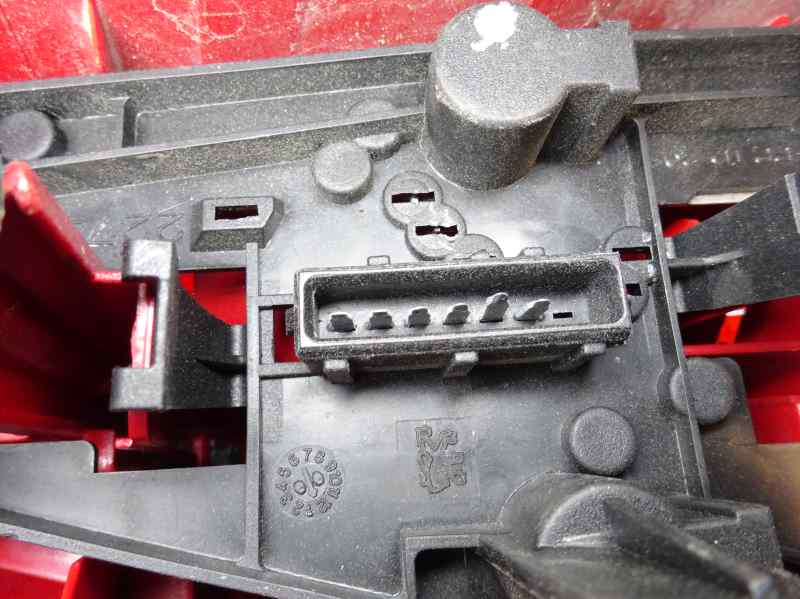 PILOTO TRASERO DERECHO PEUGEOT 106 1.1 MT 60CV | 44KW