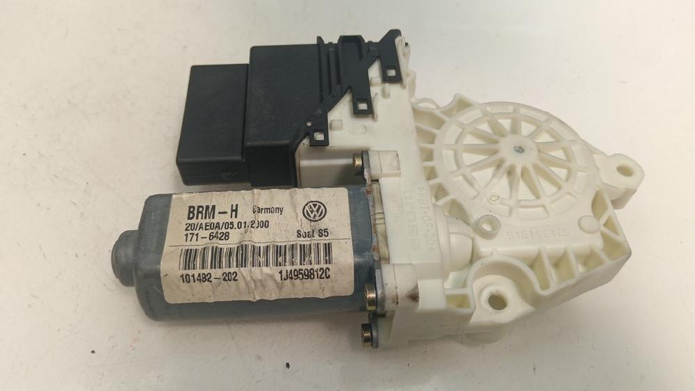 MOTOR ELEVALUNAS TRASERO DERECHO SEAT TOLEDO 1.9 TD MT 110CV
