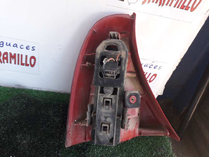 Piloto trasero derecho 7700410516 de Renault Clio ii fase i (b/cbo) 1998-2001 - pieza usada