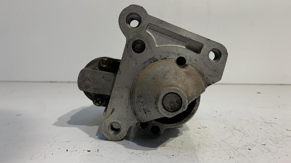 Starter motor 7700116282 de Renault Megane i fase 2 berlina (ba0) 1999-2002 107 CV - pieza usada