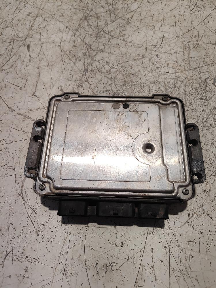 Switchboard engine uce HHDA 0281011701 de Ford Focus ii (da_, hcp, dp) 2005-2012 - pieza usada
