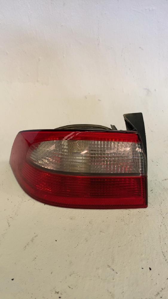 Taillight glass 8200002473 de Renault Laguna ii (bg0/1_) 2001-2007