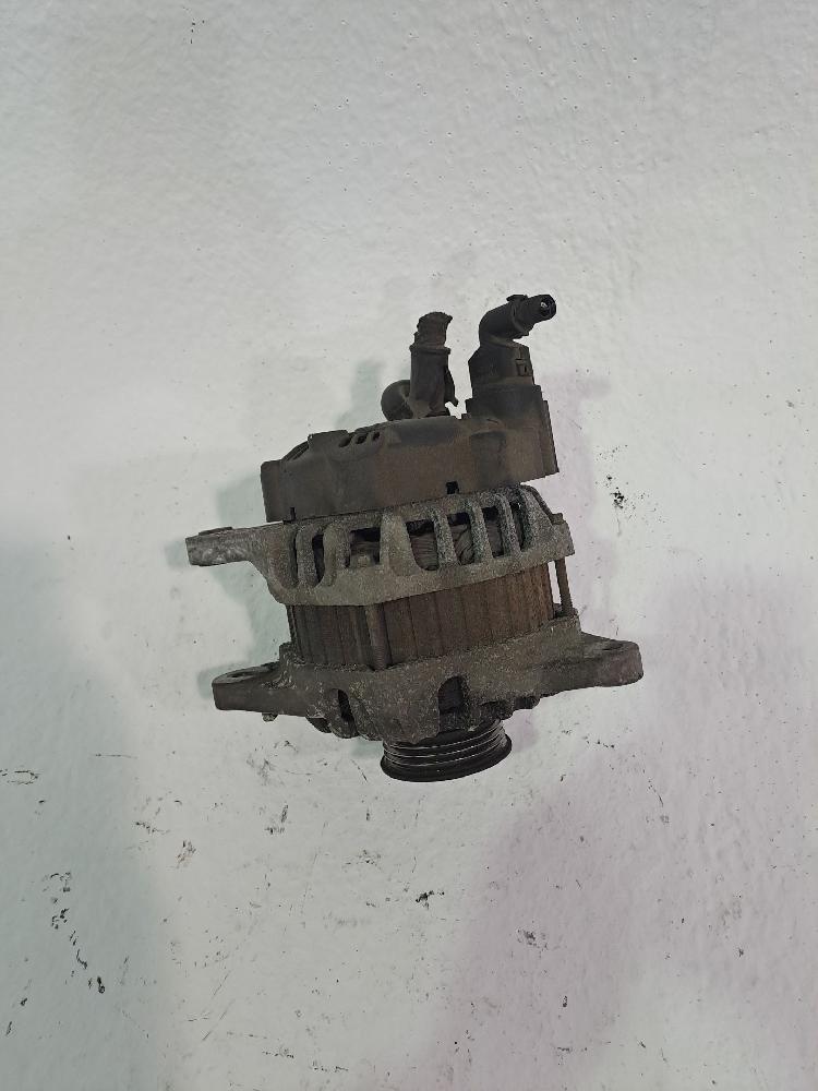Generator 3730022650 de Kia Sportage 2004-2008 - pieza usada
