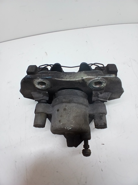 Pinza de freno delantera izquierda 1682876 de Ford Focus iii 2010-0 - pieza usada