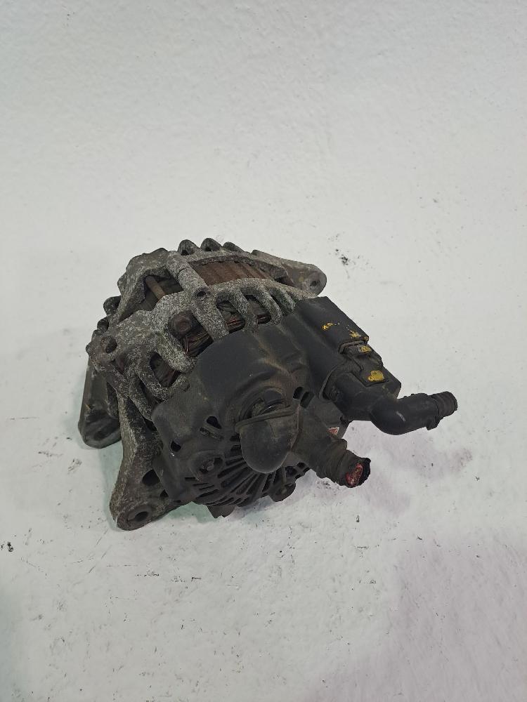 Generator 3730022650 de Kia Sportage 2004-2008 - pieza usada