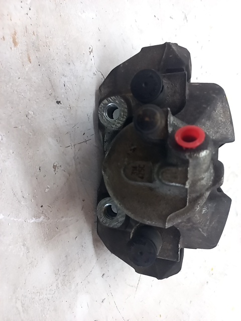 Bremssättel vorne links 1682876 de Ford Grand c-max 2010-2015 - pieza usada