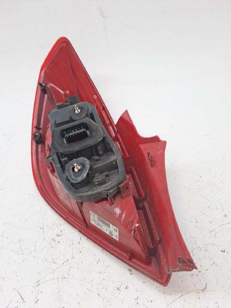 Feu arrière droit 93189091 de Opel Corsa d 2010-2011 - pieza usada
