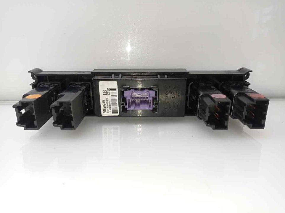 Commande autoradio 96628249 de Chevrolet Captiva 2006-2011 - pieza usada