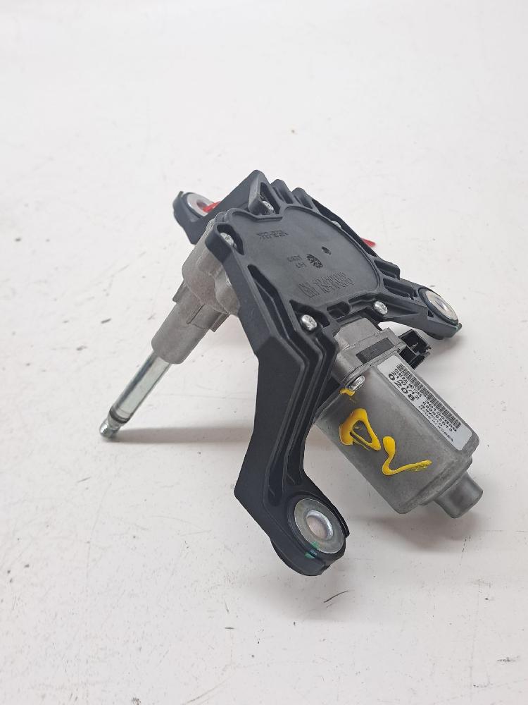 Motor limpia trasero 39156859 de Opel Astra k sports tourer 2015-2015 - pieza usada