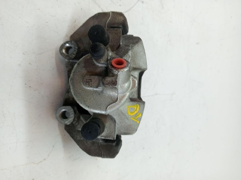 Bremssättel vorne links 1682876 de Ford Focus lim. (cb8) 2010-0 - pieza usada