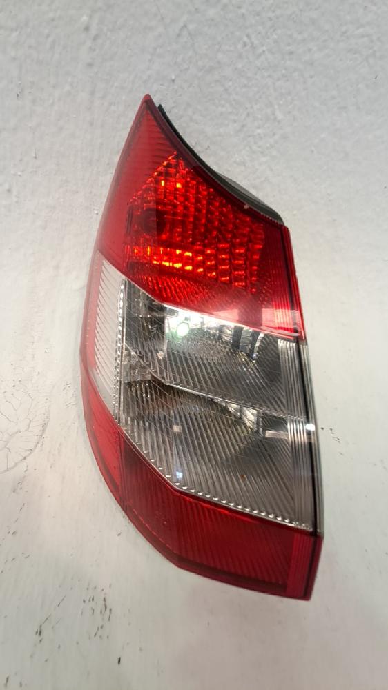 Feu arrière gauche 8200493374 de Renault Grand scénic ii (jm0/1_) 2004-2006