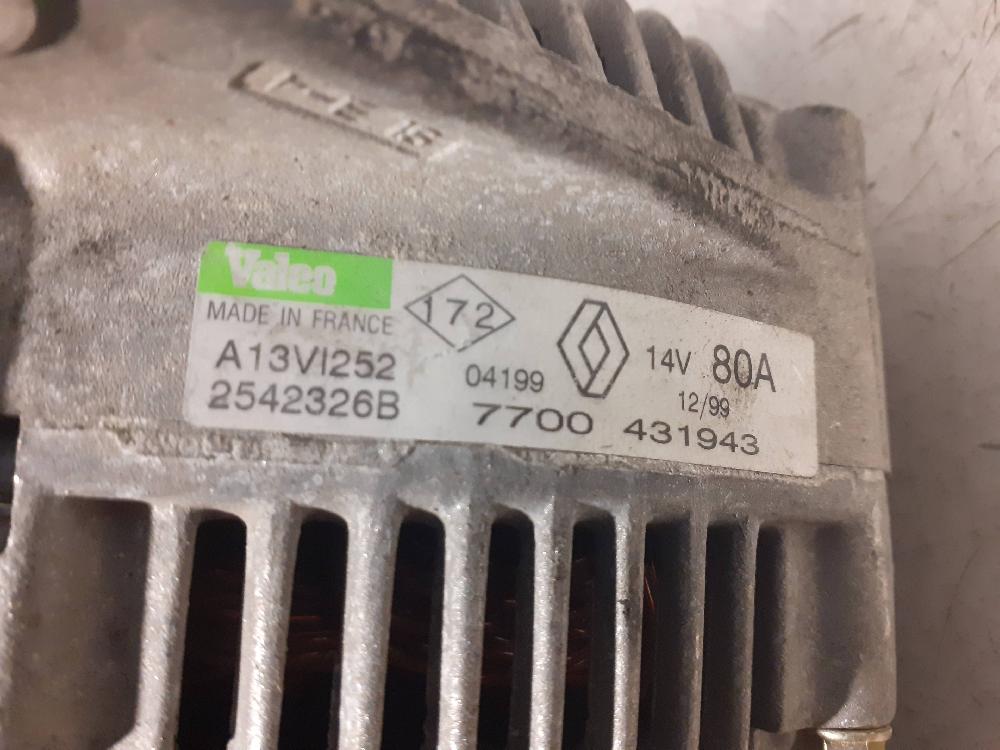 Alternador 7700431943 de Renault Laguna (b56) 1994-2013 - pieza usada