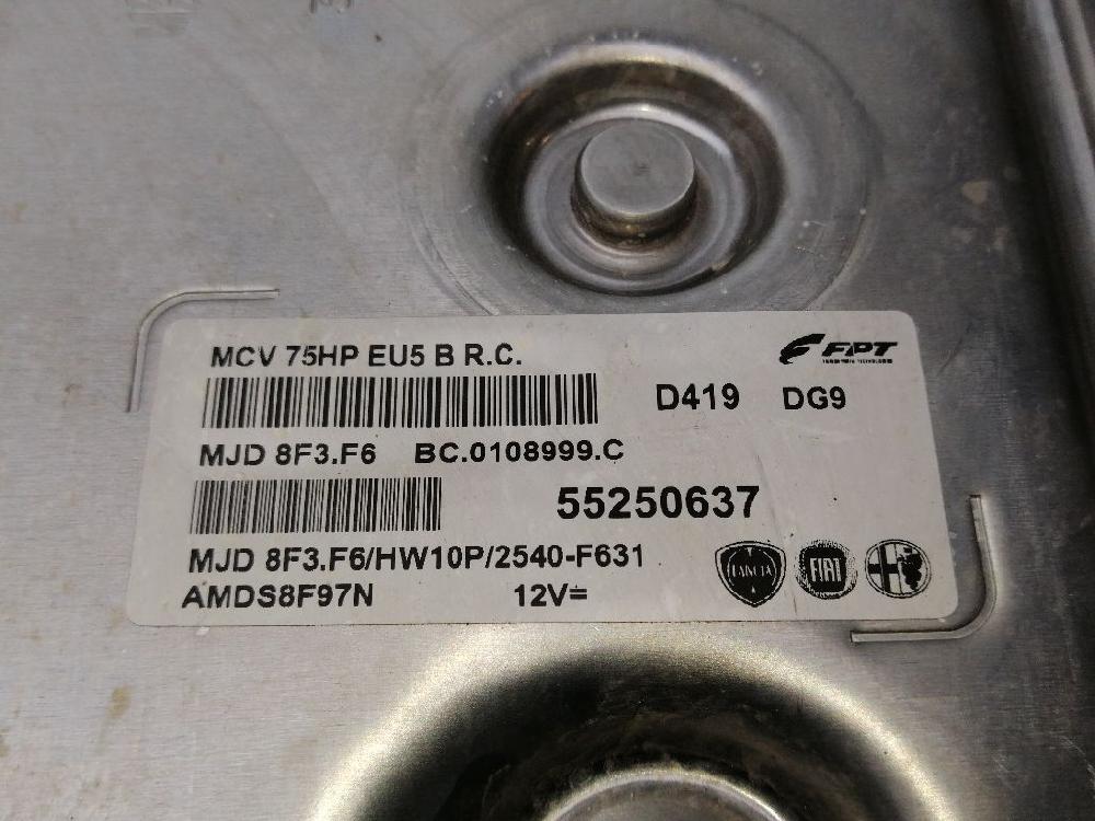 Motorsteuergerät 55250637 de Fiat Fiorino furgón/ranchera familiar (225_) 2007-2018 - pieza usada
