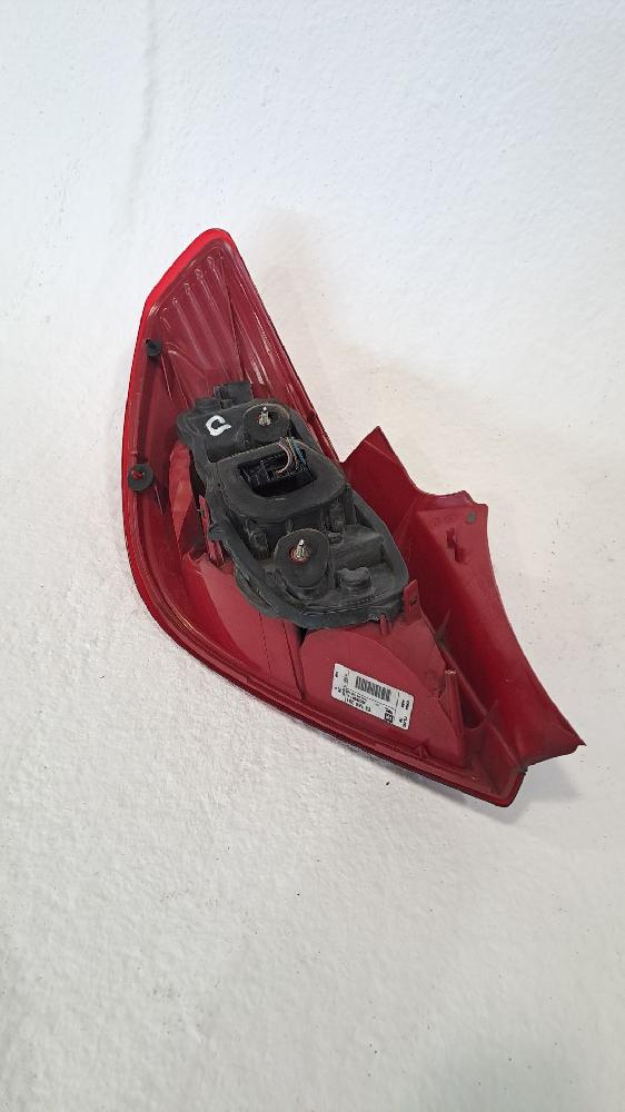 Feu arrière droit 93189091 de Opel Corsa d (s07) 2011-2014 - pieza usada
