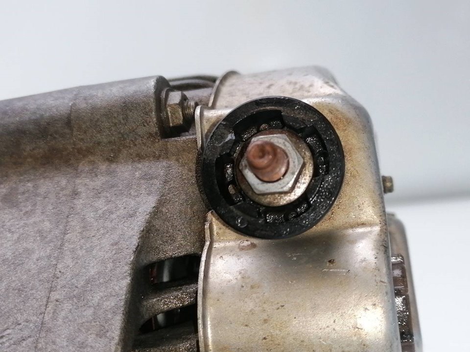 Alternador 2706030050 de Toyota Land cruiser 90 (_j9_) 1996-2002 - pieza usada