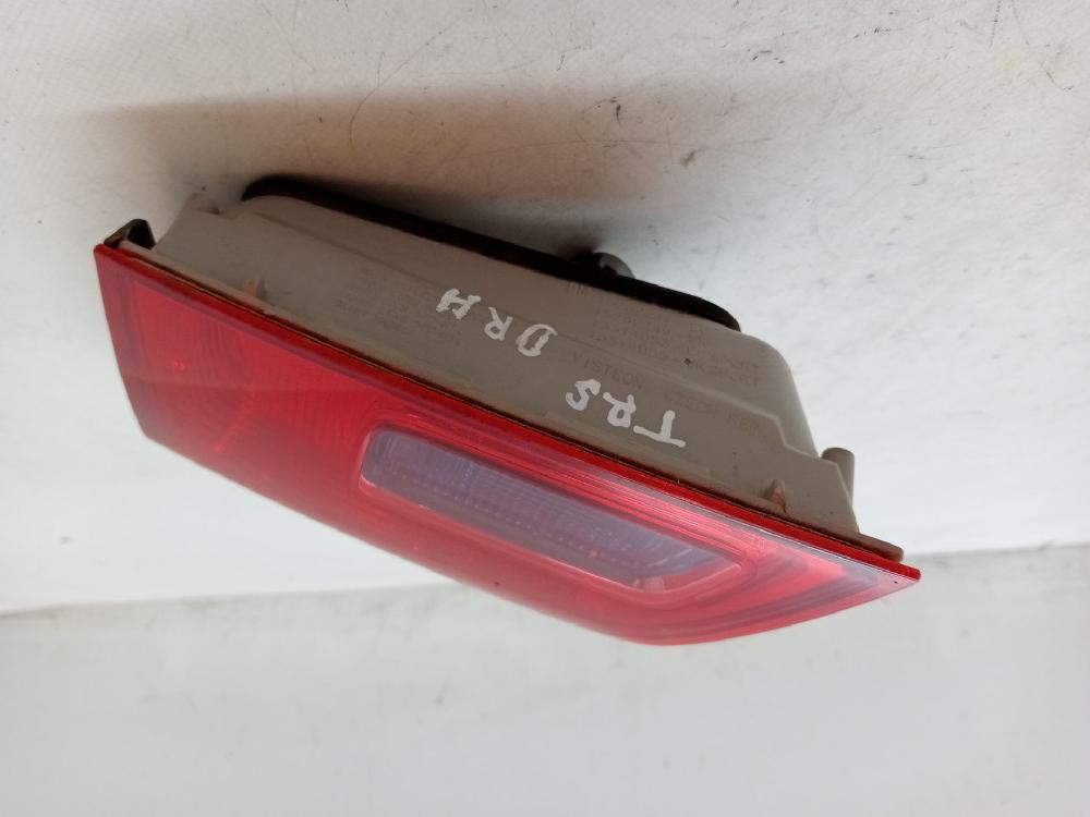 Piloto trasero derecho interior 13282247 de Opel Astra j sports tourer 2010-2011 - pieza usada