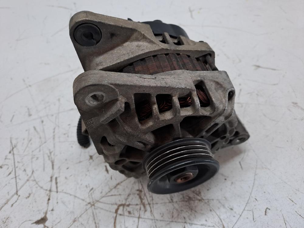 Alternator 3730022650 de Hyundai Tucson (jm) 2006-2010 - pieza usada