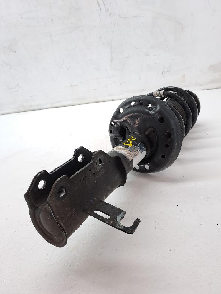 Amortiguador delantero derecho 13474018 de Opel Astra j lim. 2011-0 - pieza usada