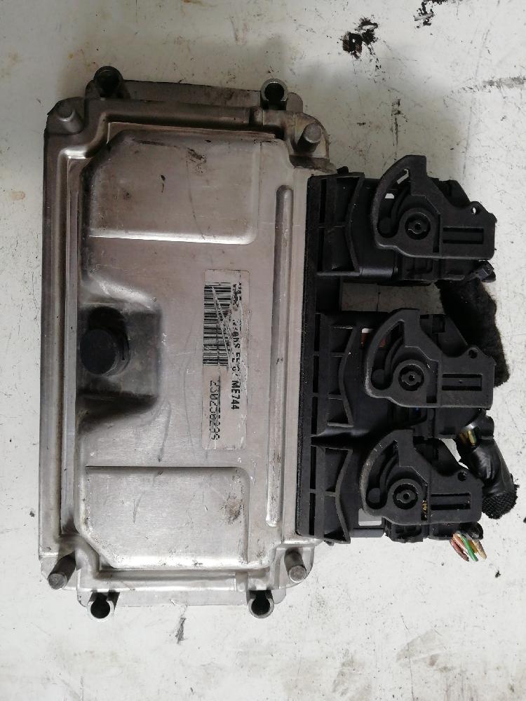 Switchboard engine uce 0261206606 de Citroen Xsara (n1) 2000-2005 - pieza usada
