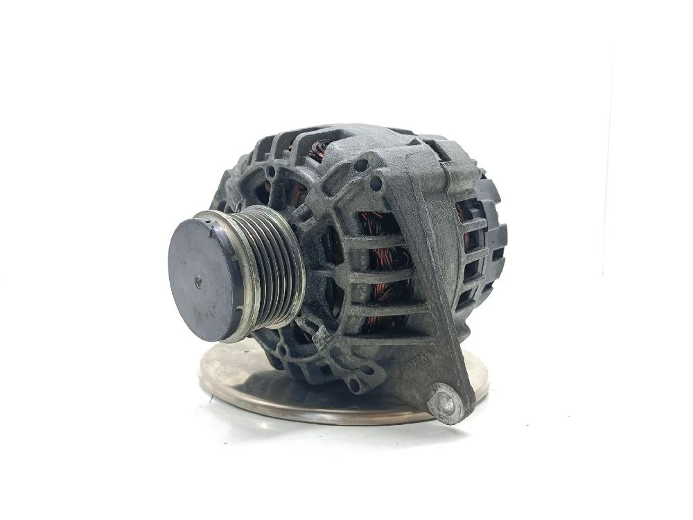 Alternator 8200054588 de Renault Scénic i monospace (ja0/1_, fa0_) 1999-2003 - pieza usada