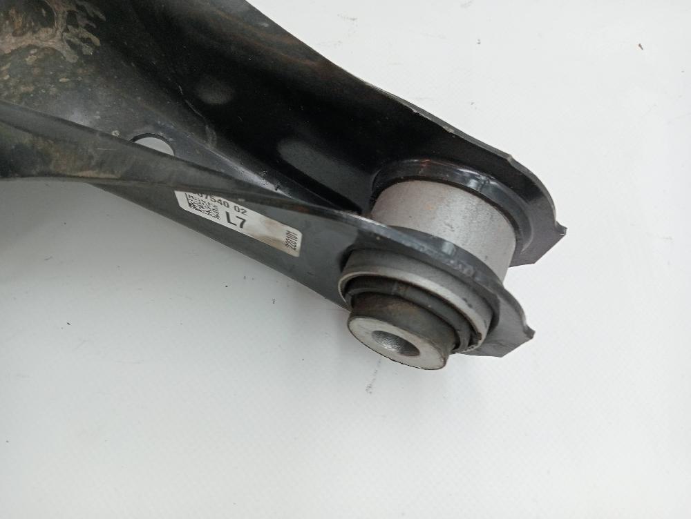 Brazo de la suspensión inferior trasero derecho 33326867540 de Bmw 1 (f20) 2015-2019 - pieza usada