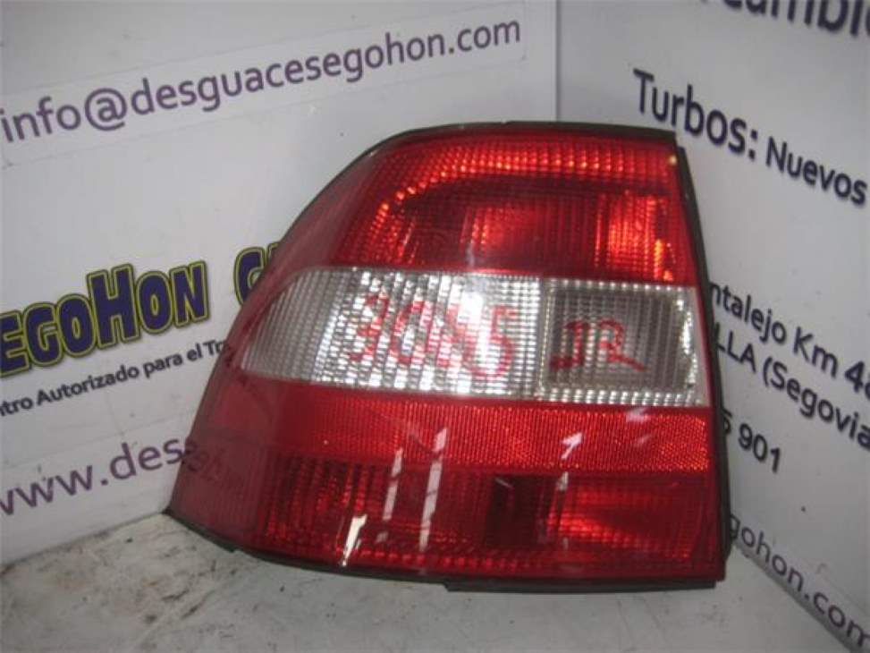 Piloto trasero izquierdo 90568047 de Opel Vectra b (j96) 1995-2002