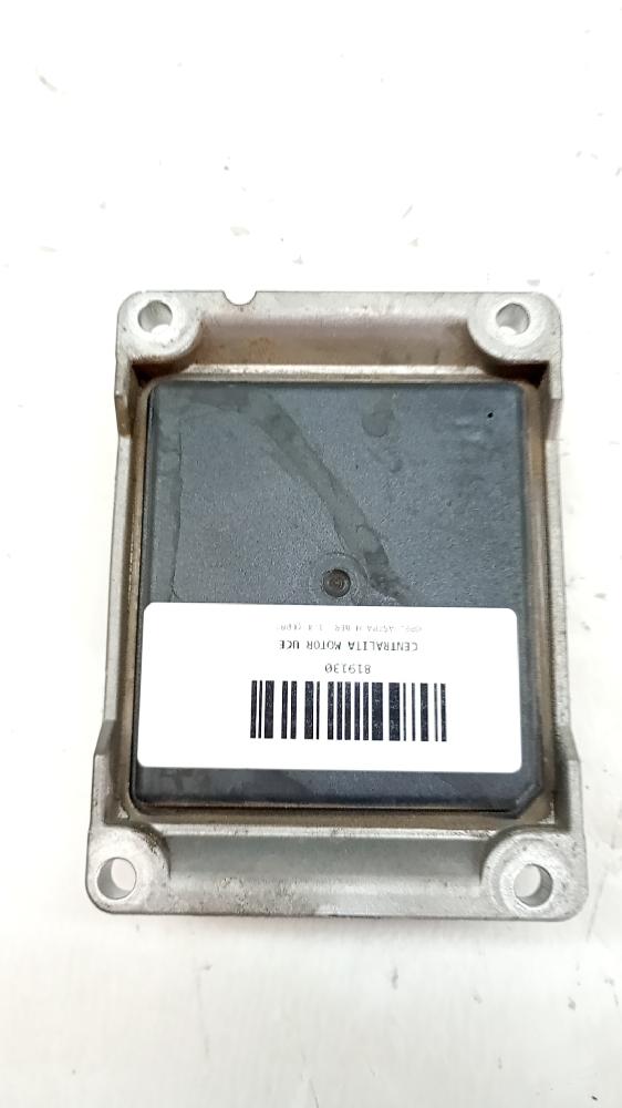 Centralita motor uce 55558787 de Opel Astra h gtc (a04) 2005-2010 - pieza usada