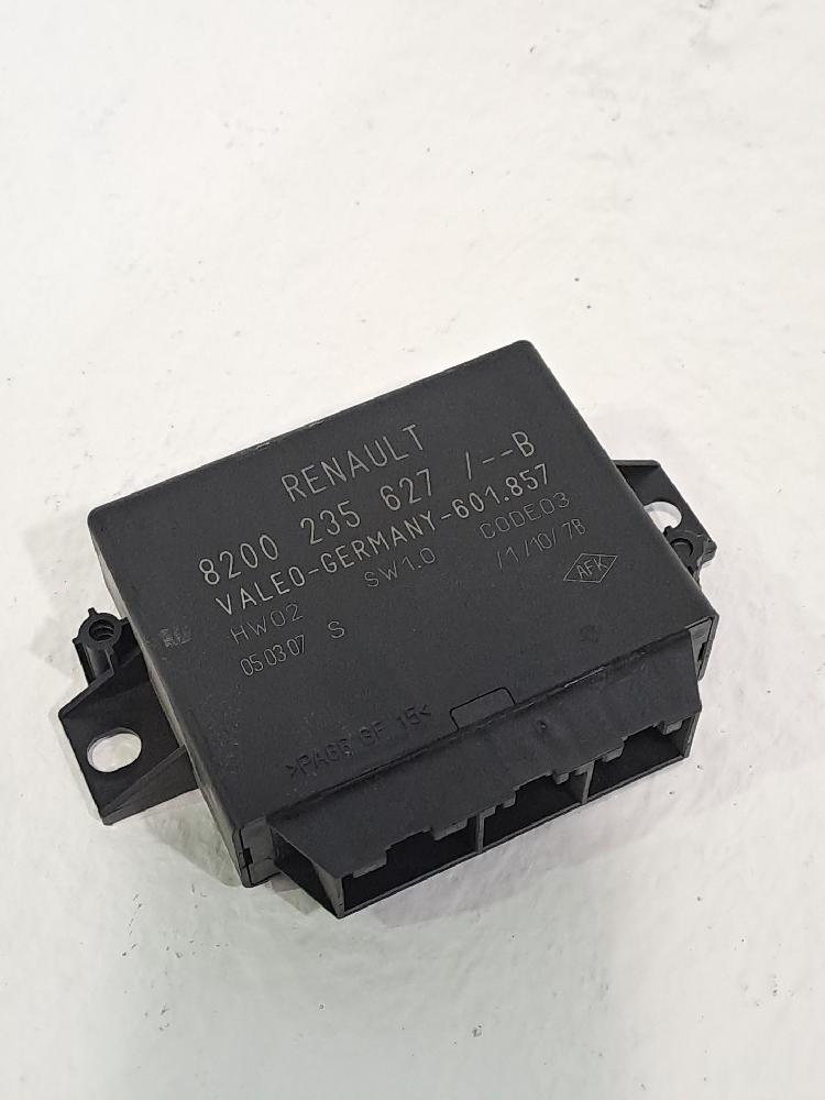 Módulo electronico 8200235627 de Renault Espace iv (jk0/1_) 2002-0 - pieza usada