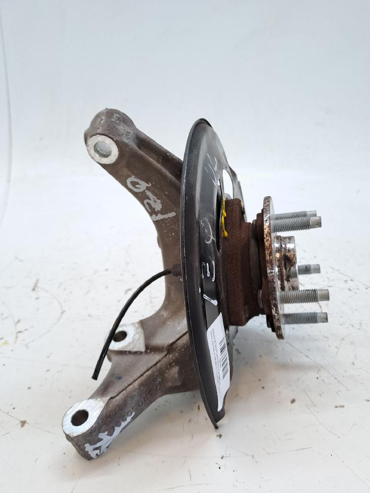 Mangueta delantera izquierda 39030299 de Opel Astra k sports tourer (b16) 2015-0 - pieza usada