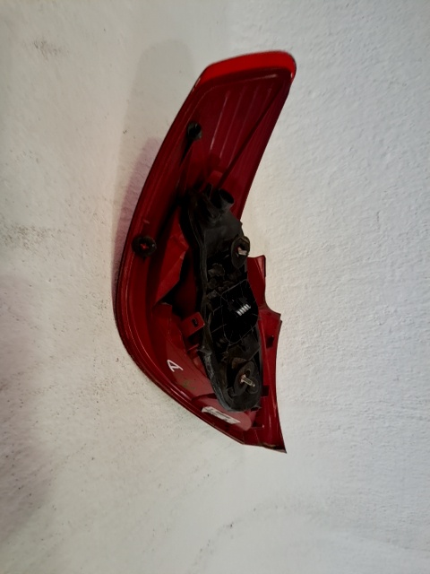 Feu arrière droit 93189091 de Opel Corsa d (s07) 2011-2014 - pieza usada