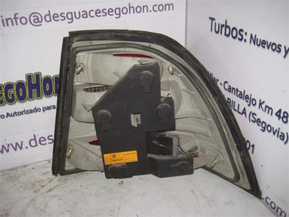 Scheinwerfer hinten links 90568047 de Opel Vectra b (j96) 1995-2002 - pieza usada