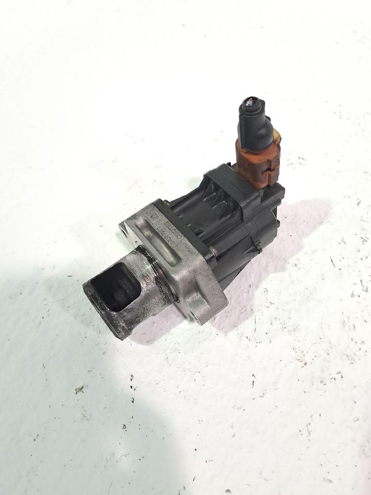 Válvula egr 55566052 de Opel Insignia a sedán (g09) 2008-2017 - pieza usada