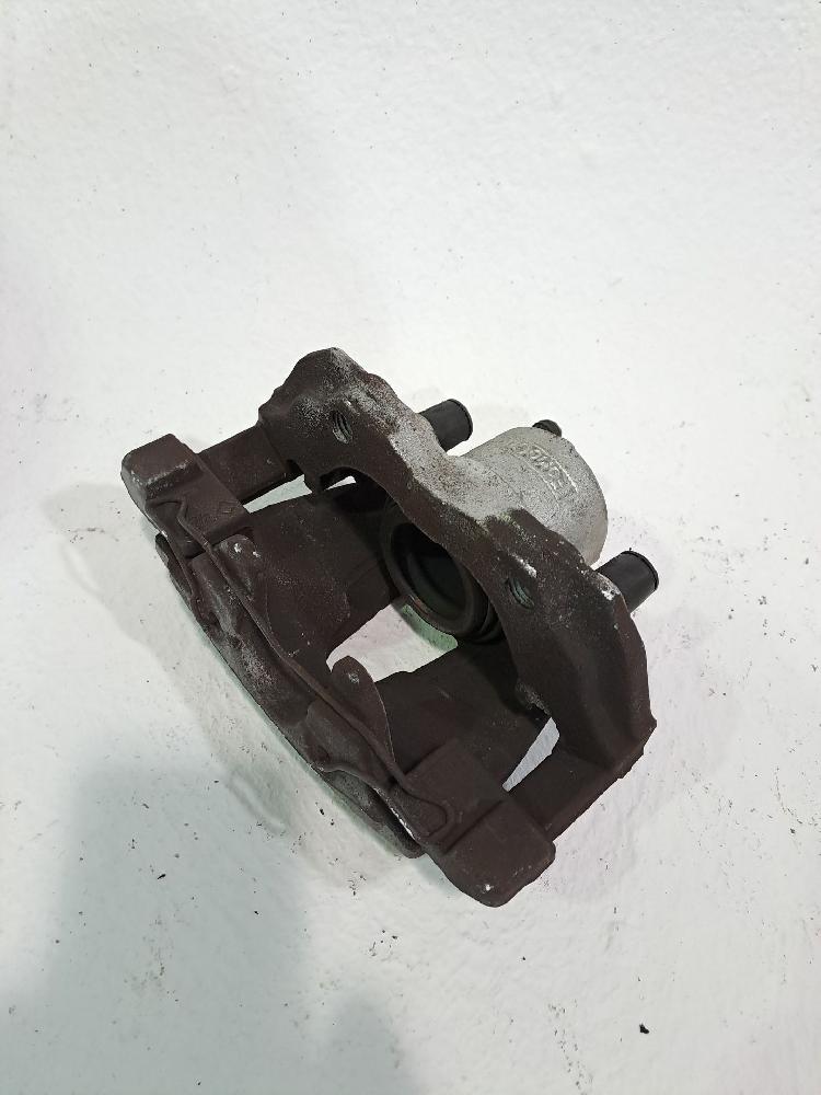 Bremssättel vorne links 1682876 de Ford Focus 2018-2020 - pieza usada