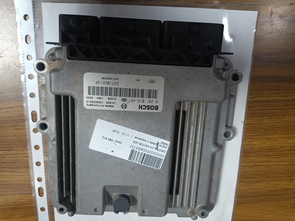 DACIA Logan 2 generation (2013-2020) Moottorin ohjausyksikkö ECU 0281019457 25332772