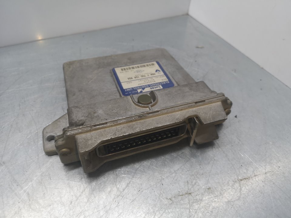 VAUXHALL Clio 2 generation (1998-2013) Блок керування двигуном ECU 7700111205,7700104956 21965595