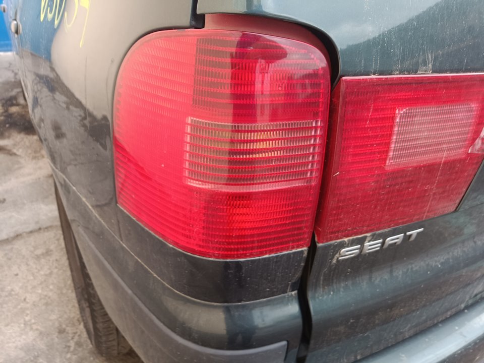 SEAT Alhambra 1 generation (1996-2010) Rear Left Taillight 25403454