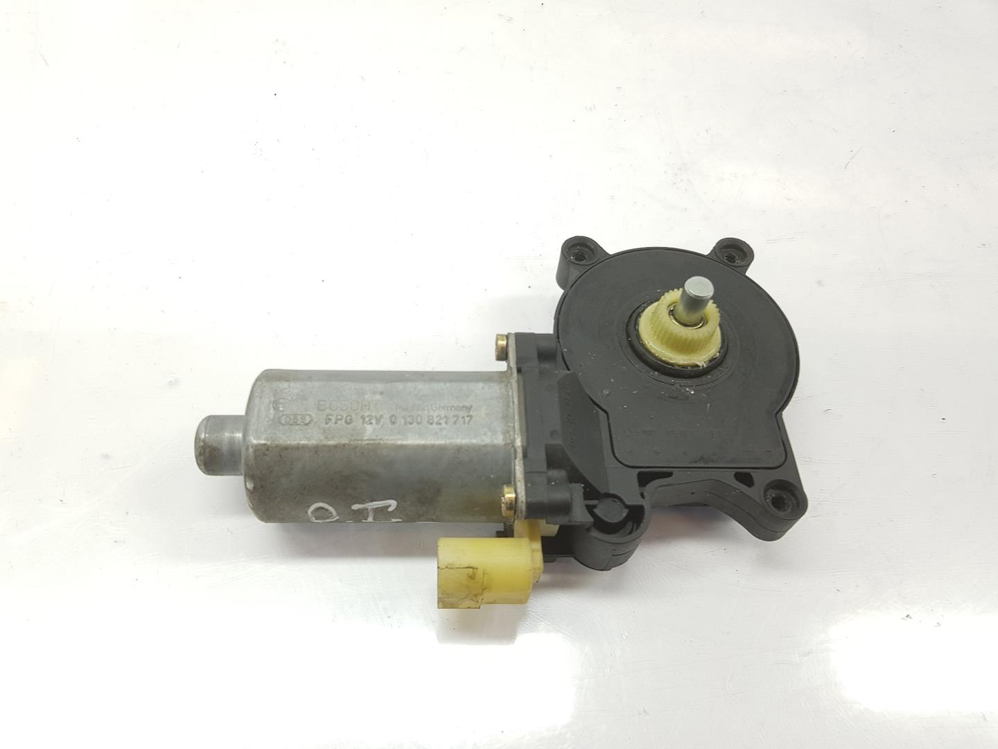 BMW 3 Series E46 (1997-2006) Front Left Door Window Regulator Motor 67628362064, 8362064 19872798